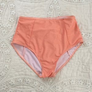 Swim bottoms // High waisted // Coral